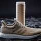 Imagen para el artículo titulado Adidas cierra sus fábricas con robots porque le sale más rentable tener un millón de empleados en Asia